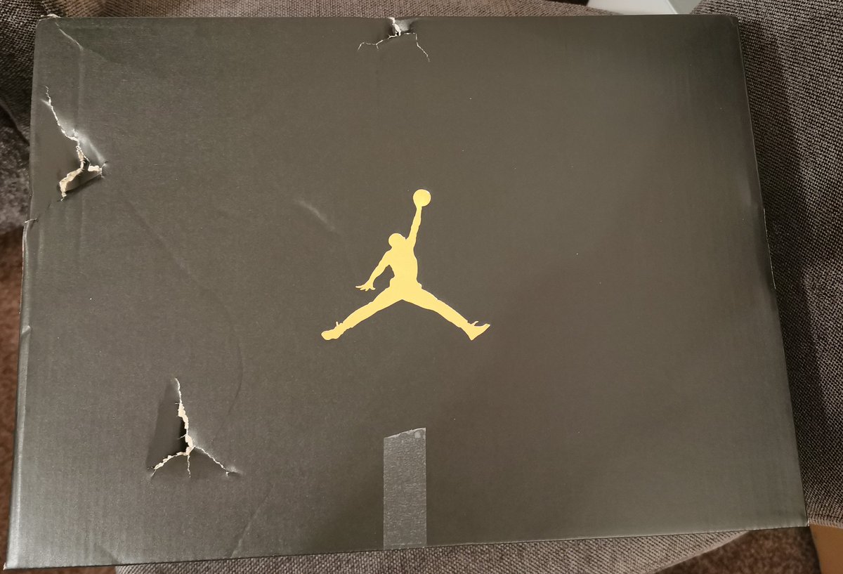 KMAH9988's tweet photo. @JDhelpteam my order arrived today. Not impressed 😤 It is a gift for someone. Doesn't look great. Looks like I bought them off the sale rack! https://t.co/8zo34h1qbM
