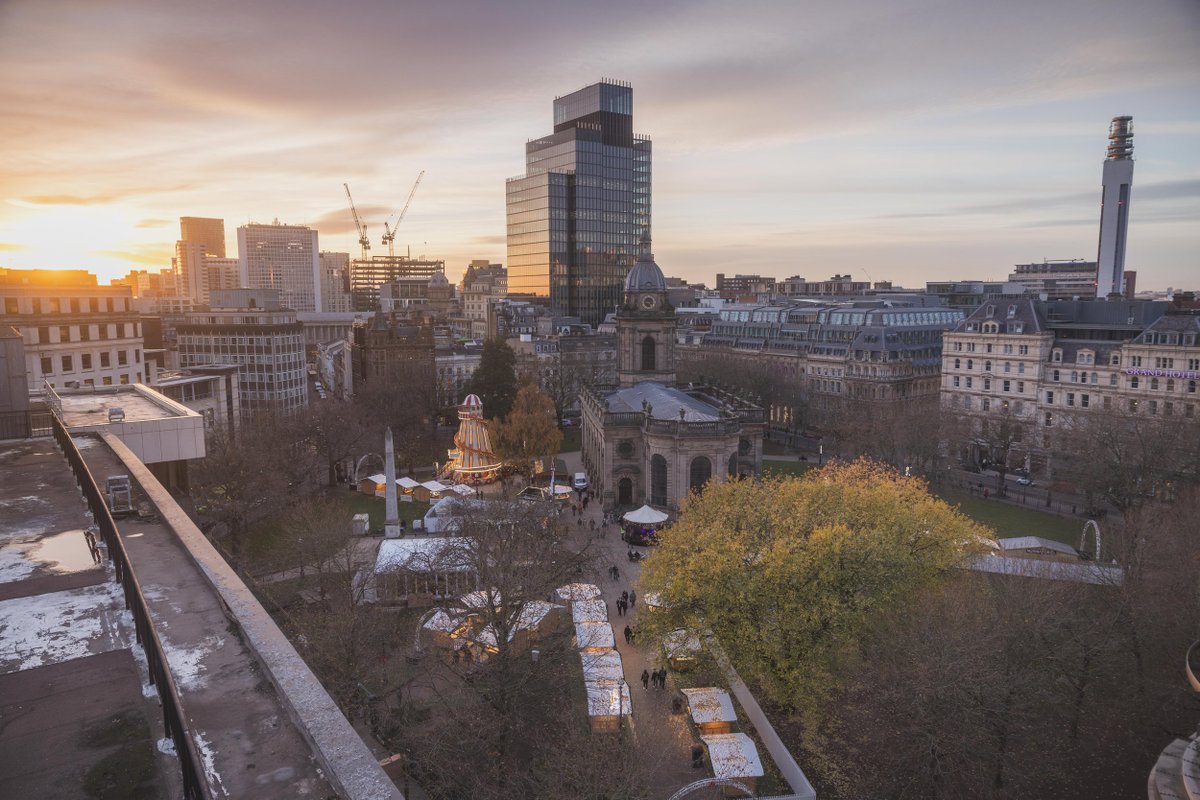 Earlier this week, I had a great opportunity to take some photos from a very special location & take in some amazing views - you can read about my experience (and see all the images!) here: rossjukesphoto.co.uk/photographyblo… #birmingham #photography #christmas2021