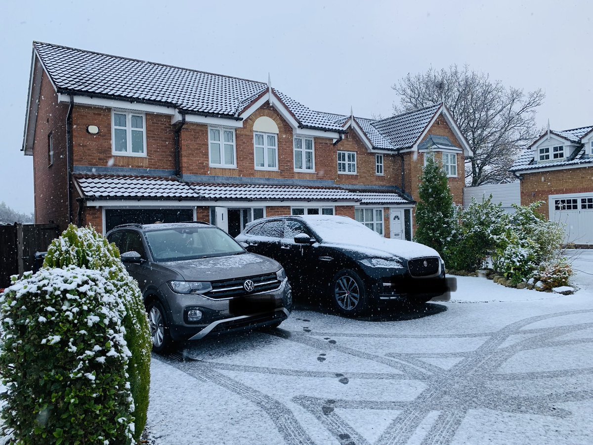 benfoxy123's tweet photo. 🎶 It’s beginning to look a lot like #Christmas 🎄🎅🏼

Get this #simcheck out the way and then the decorations are going up ✈️🥰

#Christmas2021 #Home #HomeSweetHome #MerryChristmas #CountdowntoChristmas #snow #Weathercloud #Santa #WhiteChristmas https://t.co/aGEtjbr8F3