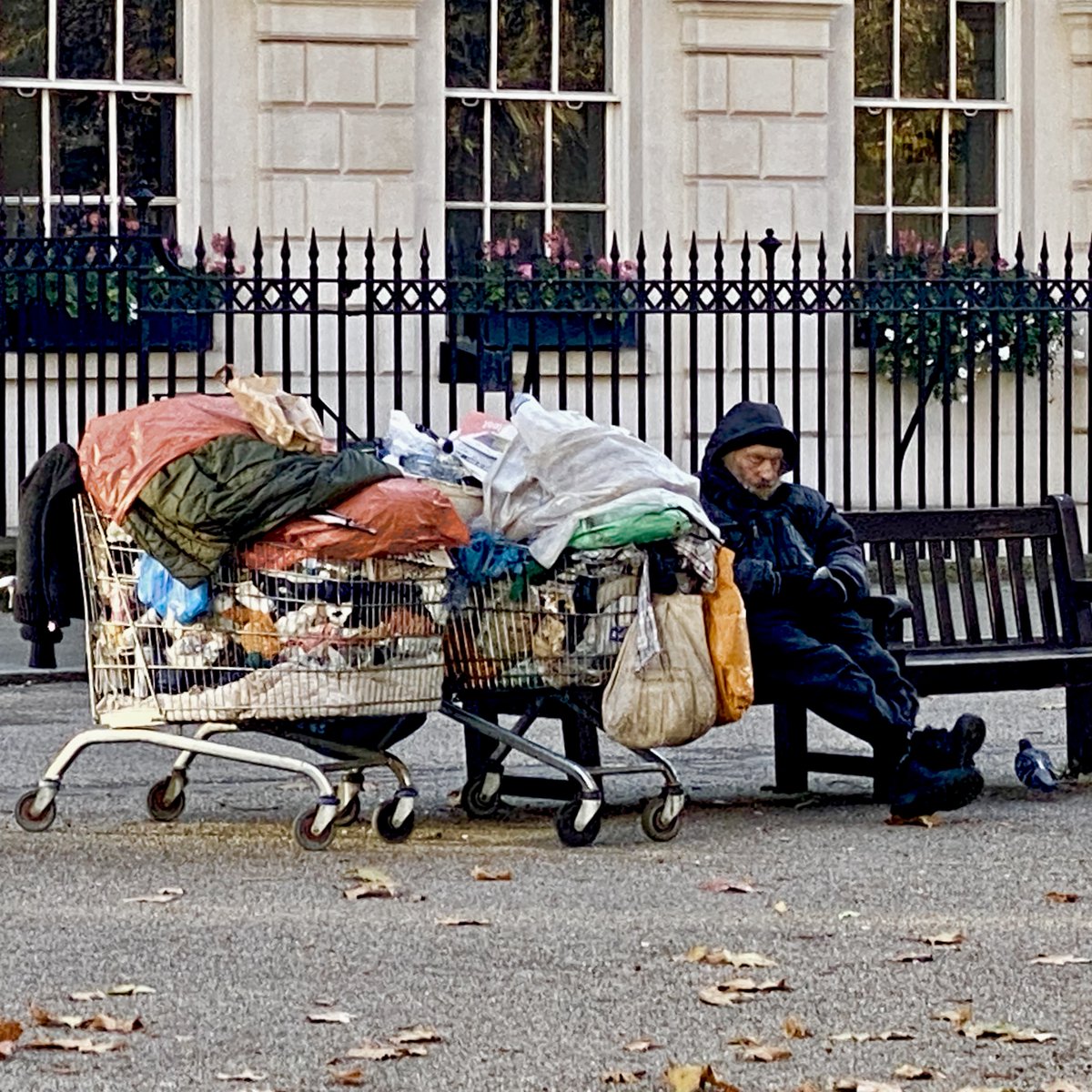 AndrewC_Marsden's tweet photo. Contrasting images of the Festive Season…

10 Easy Ways to Help Homeless People In London During Winter https://t.co/V3GCKEGoqN

Which charities are fighting homelessness in the UK?
https://t.co/H2DgfGKPtu
#CityofLondon #Homelessness #Christmas #donate https://t.co/t5Att1PTVu