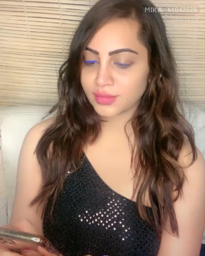 Happiest Birthday my Gorgeous superstar 🌹🍰🎁🎈🥳🧁🥳🎁🎁🌹 @Arshikofficial_ #happybirthdayArshi #arshikhan