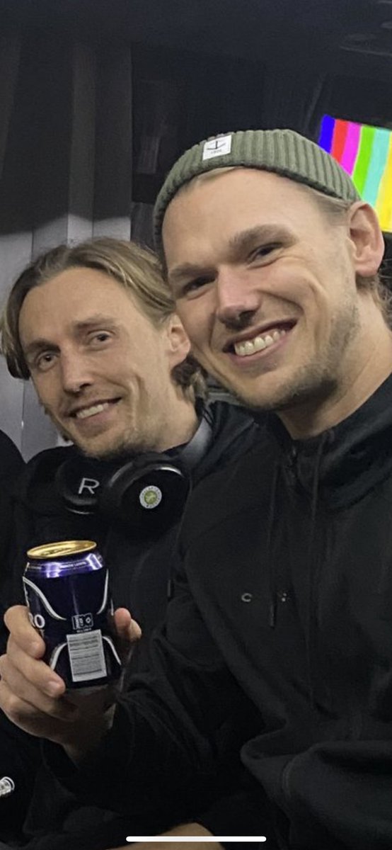 jesperlundbergg's tweet photo. ⁦@hzackrisson⁩ öppna ölen https://t.co/LFRXNSra1E