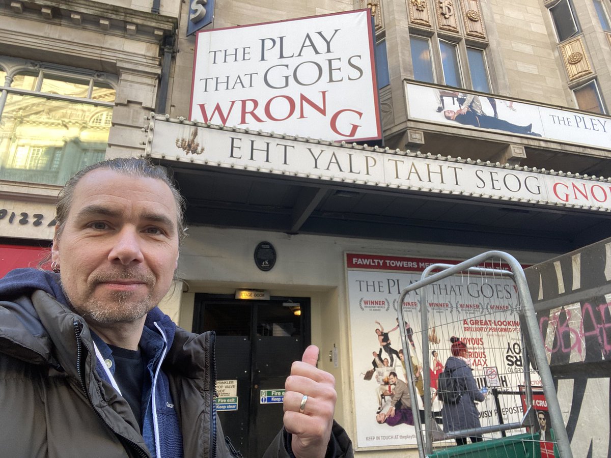 OfficialDaveFox's tweet photo. Went to Banana Warehouse in Covent Garden for lunch today then on to see the Play That Goes Wrong which was brilliant! Even Wifey loved it!
#DaveInLondon https://t.co/Efjwvojuns