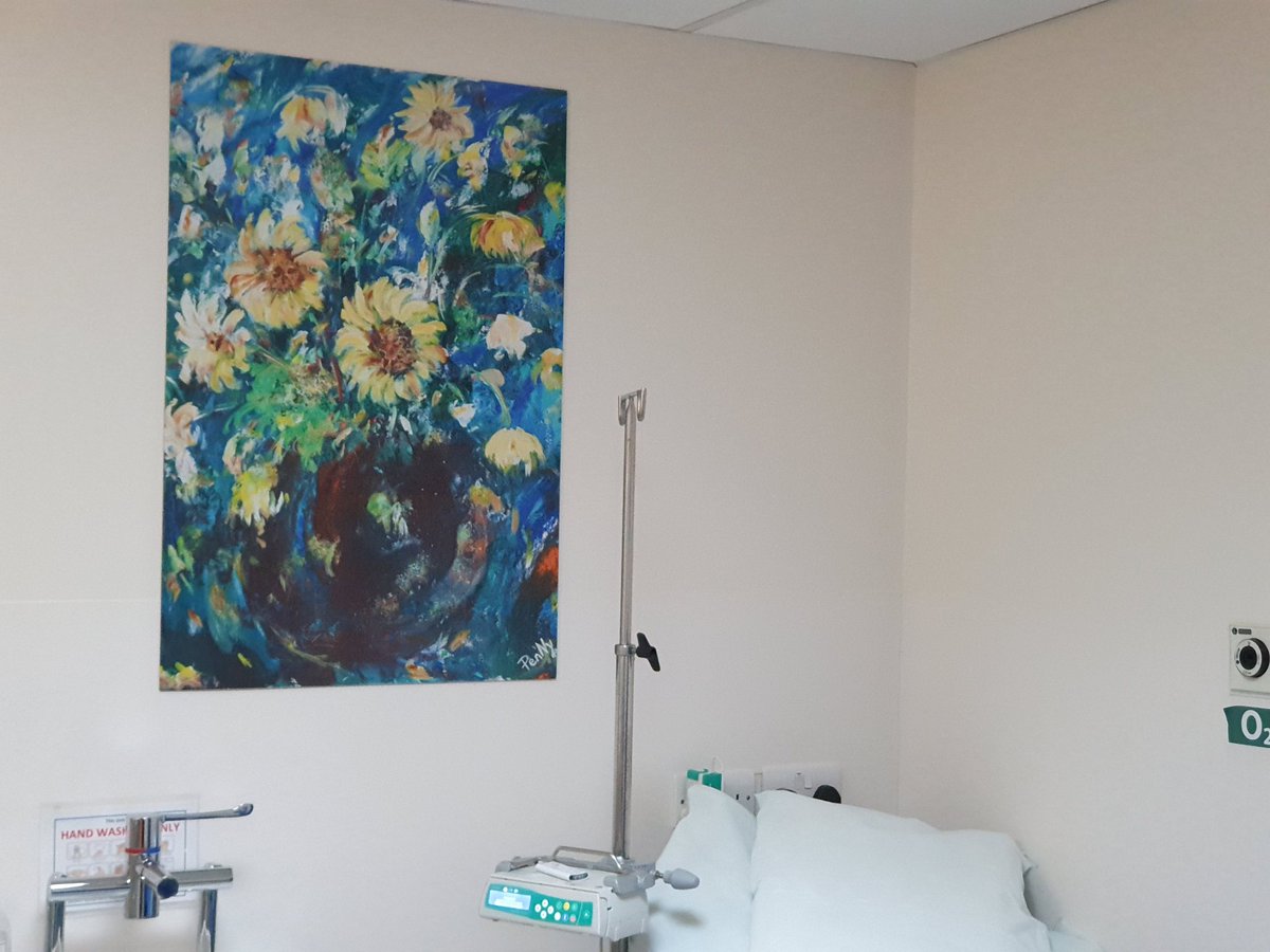 Thank you Penny's Inspiration for your beautiful donation of #sunflowers
 
An artist so passionate to helping @frimleyhealthcharity @frimleyhealth to make spaces better
It is in a chemo room at Frimley Park which has no windows and printed metal 
Thank you x

#artisbalance