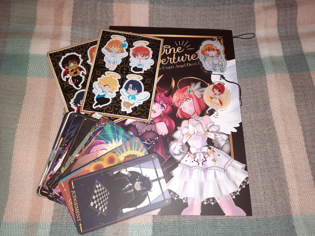 UtapriFanzine's tweet photo. Later than originally planned, but leftover sales are now open!
Leftover product from both zines are available, and packages will be shipped weekly! Worldwide shipping for book bundles is free, and the shop will close on December 31st.

Shop Link: https://t.co/I6pxdkl9kw https://t.co/trVX9SzQCH