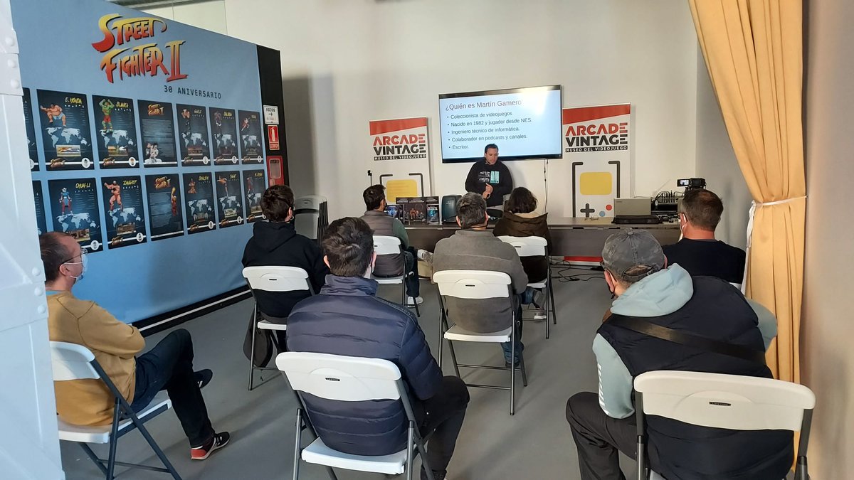 3dfxlegacy's tweet photo. Presentación realizada en @Arcade_Vintage, un placer haber estado allí y otro paso más para mostrar la historia e importancia de las tarjetas gráficas. #retropc #videologic #matrox #s3 #bitboys https://t.co/TAxhGr9MgJ