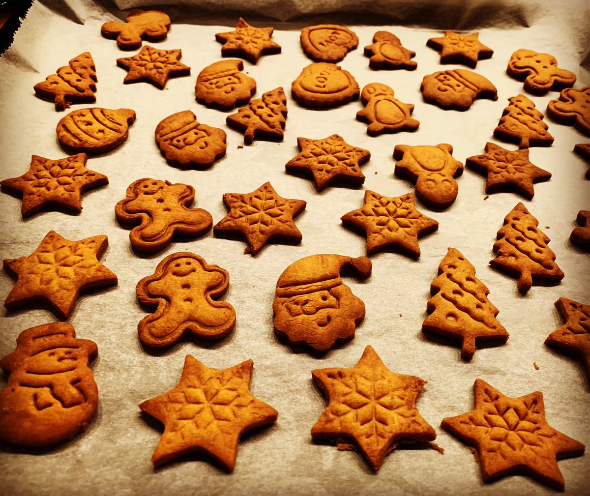 StachMarta's tweet photo. Pierwsza?! 😀🍪🎄💫 https://t.co/I3GiKyBuTe