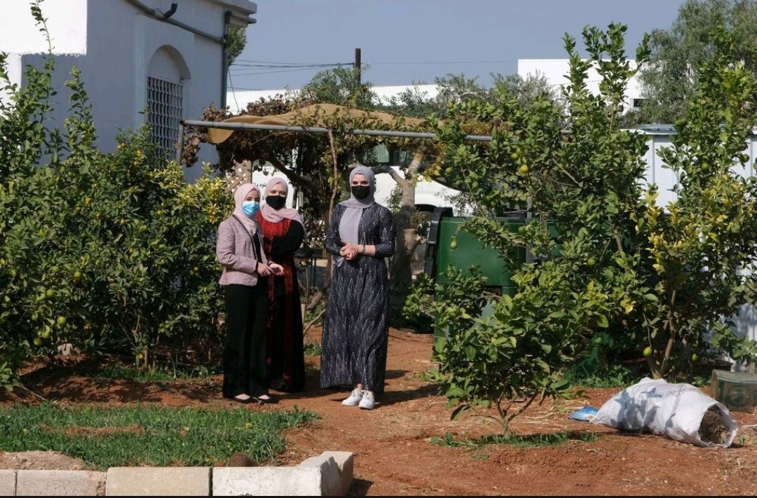 Today is the #MediterraneanDay!

➡️ We work to introduce new models of organic waste management based in community #composting in small Mediterranean towns.