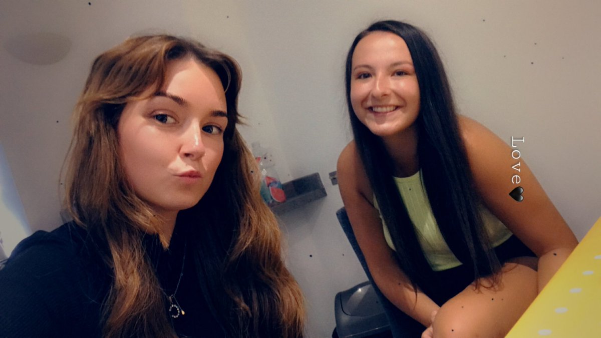 ChelseaHeeps's tweet photo. Happy 21st bday my chicken!! Hope you’ve had the best time celebrating, I love you lots &amp; lots 💗💗💗 @abithomssonn_x https://t.co/7ciehtMYU7