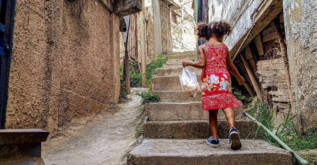 Misapro2020's tweet photo. PETARE Tiene su proyecto fotográfico llamando Petare El barrio más grande de Latinoamérica  @Misapro2020  #petare https://t.co/UoGDUkwi75