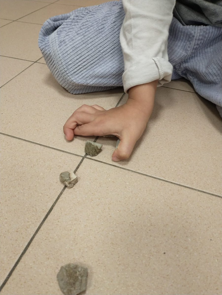5Imola's tweet photo. GIORNATA INTERNAZIONALE DEI DIRITTI DEI BAMBINI 'GIOCHI DI UNA VOLTA PROPOSTI DAI GENITORI' 
INFANZIA RODARI SEZ C https://t.co/6fcqMtj2X7