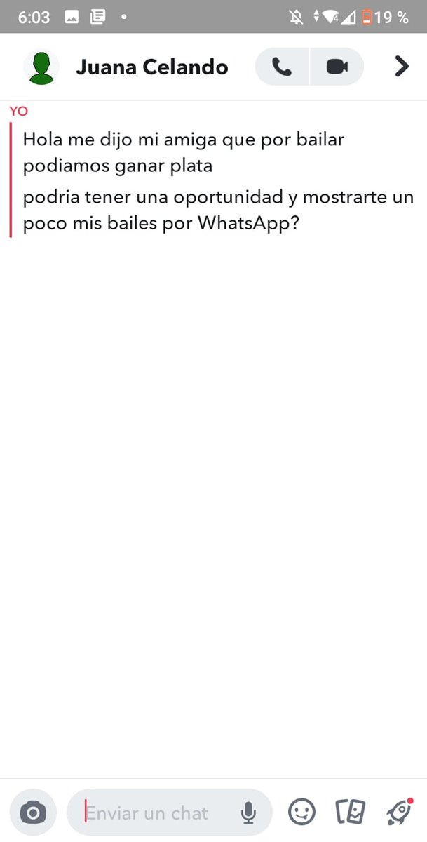 piojentas's tweet photo. Nos hicimos las interesadas con una prima que estaba en ese momento conmigo, la primera captura es de ella y la segunda de anon

entonces mi prima trato de sacarle el número con la excusa de enviarle bailes en Whatsapp, pero se nego, queria todo por snapchat https://t.co/KsImpry6wS