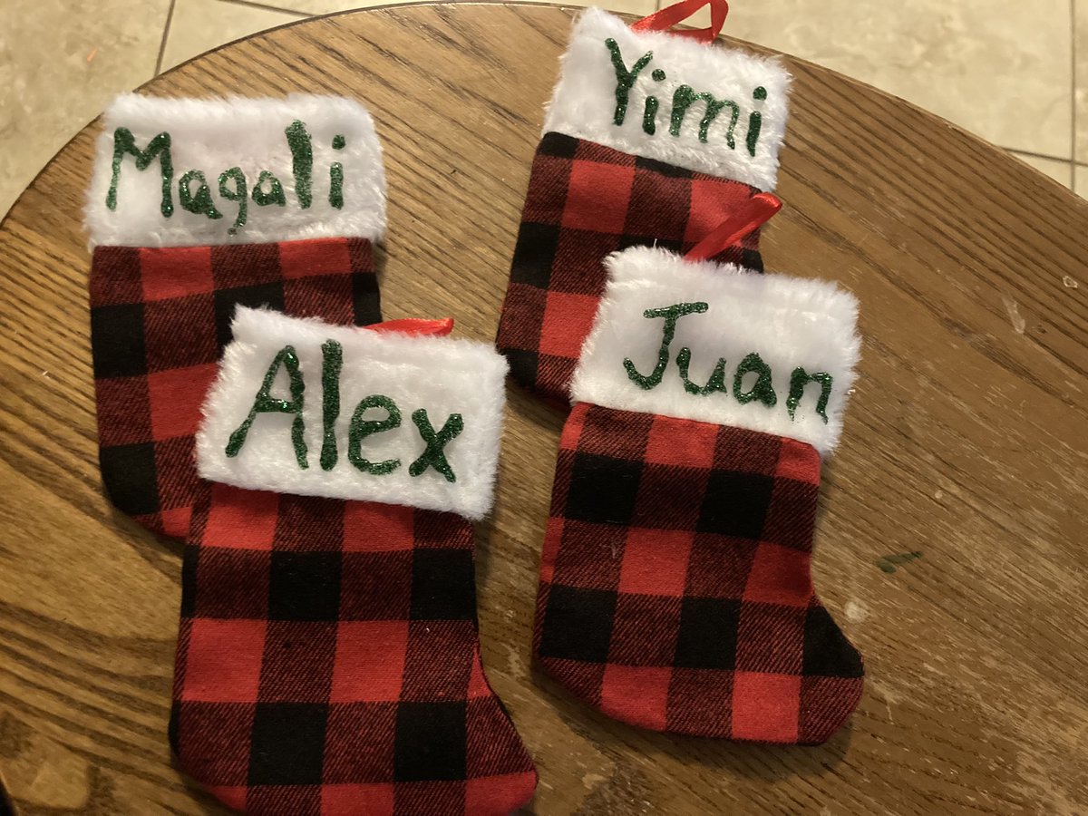 Stephan43848750's tweet photo. Working on a project for my third graders! Would anyone be willing to donate small trinkets to put in them throughout the next 3 weeks?! #teachertwitter #clearthelist #adoptateacher https://t.co/OZsCT2O7n4 https://t.co/8SiMflNE4S