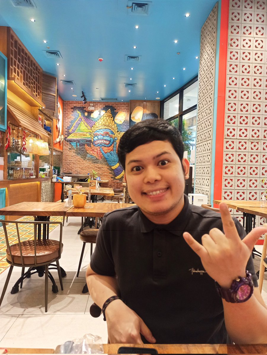 ri_cr3ate's tweet photo. Aroi Mak! Khob khun mak khrap, Easy Tiger - Eastwood! #Sundate #Thai #SeafoodNoodle #BeefNoodle #FreshSpringRoll #SateGai #ThaiMilkTea #ChaYen #MangoStickyRice #EasyTiger #TeamMacMon 🍜♨️🥭🍚🍢🥗 https://t.co/EyIekmWrM2