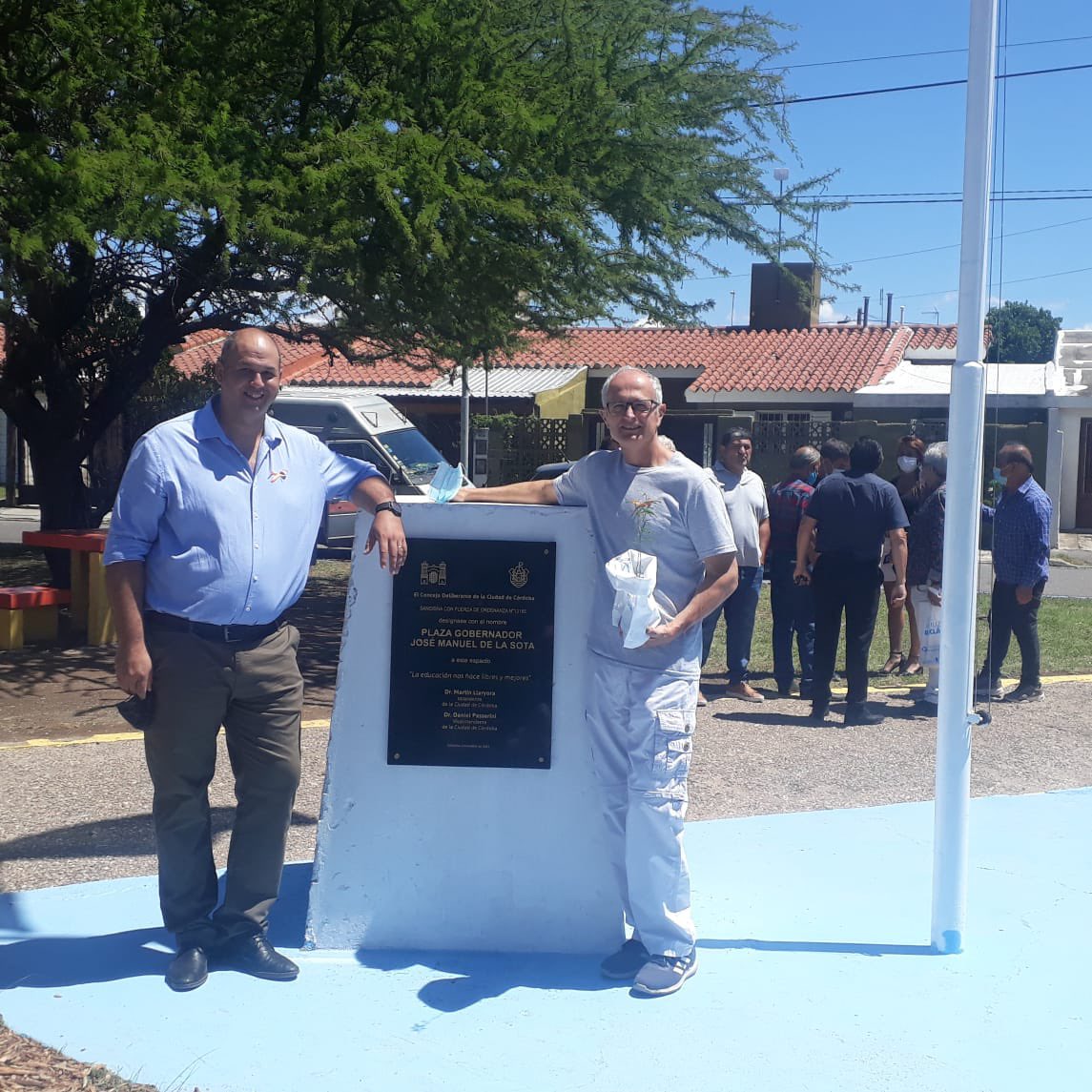JuarezokRodrigo's tweet photo. Festejando tu cumpleaños querido @DelaSotaOk como a vos te gustaba. #Inaugurando, mejorando tu Cordoba querida y al lado de la gente, tu gente. Feliz cumpleaños para #ElHombre de las mil escuelas, hospitales, rutas y tantas mas.
#puentes https://t.co/KOrOmUzVmv