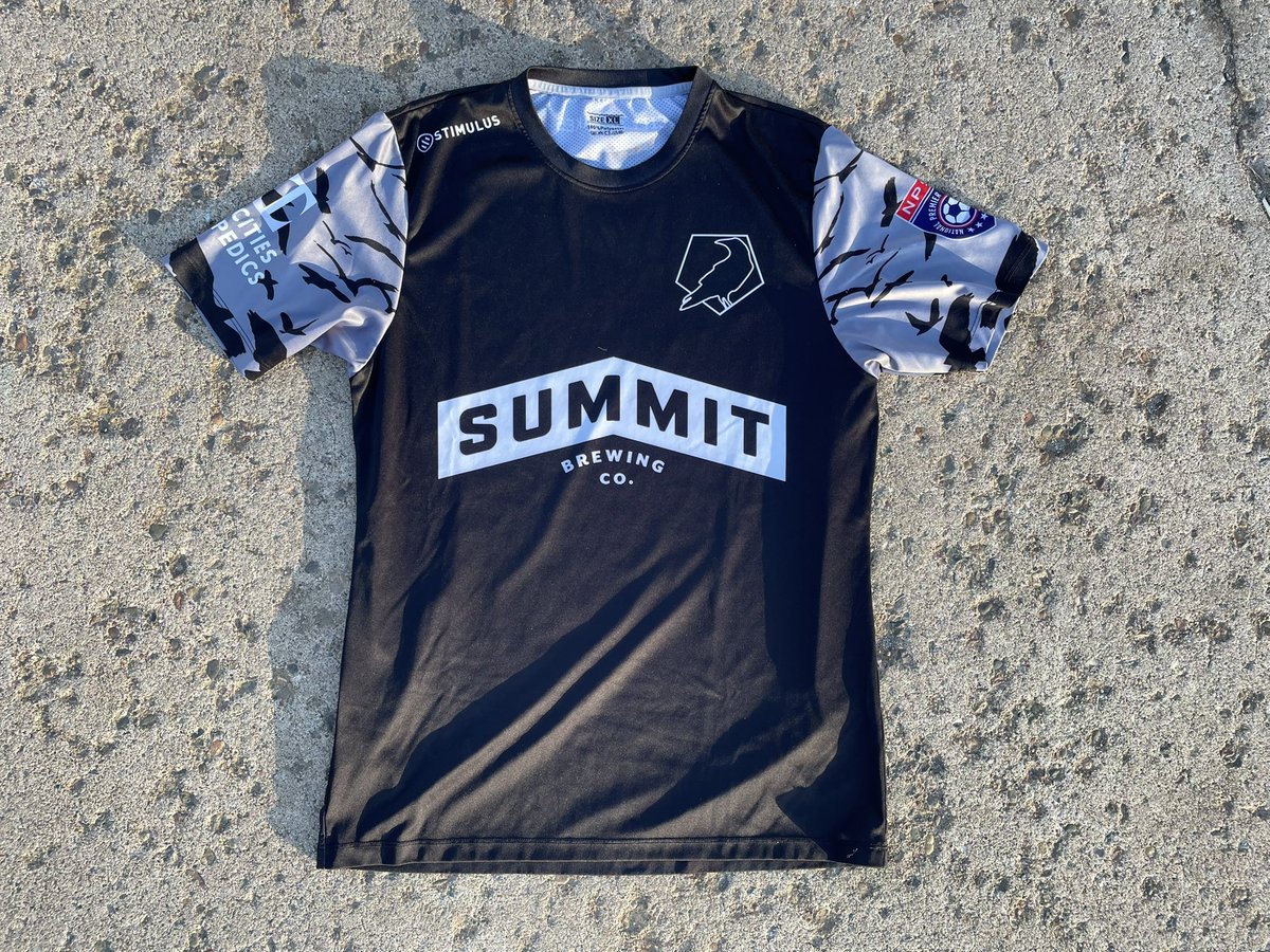 It’s our Twitter birthday 🎂

To celebrate we’re giving away our one remaining Murder Sleeves shirt.

1. Follow us
2. Retweet this post 
3. Leave us a GIF we might like