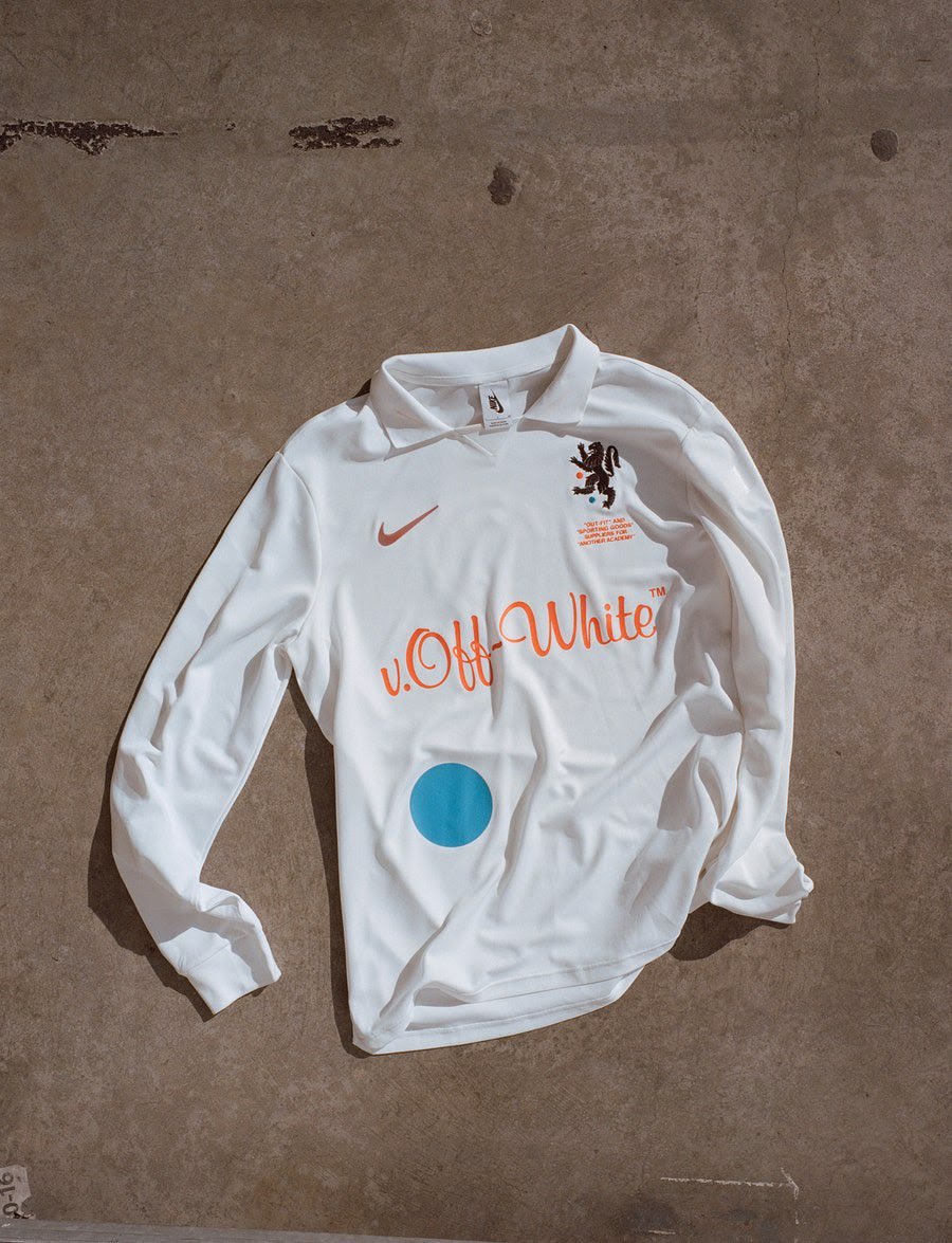 lnstantFoot's tweet photo. Virgil Abloh, créateur de la marque OFF WHITE, est décédé des suites d’un cancer à l’âge de 41 ans.

Virgil a ouvert la voie à une nouvelle génération de créateurs et a changé la façon dont les gens pensent et ressentent la mode, l'art, le design ou encore le sport. 

RIP 🕊🧡 https://t.co/ePYLnMiJN4