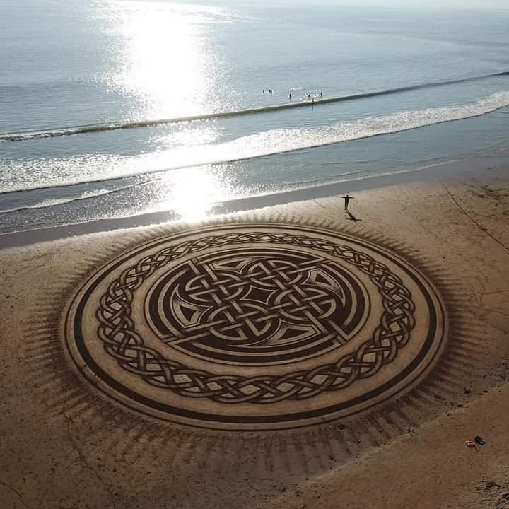 Manu, the sand artist made this Celtic design at Dollar Bay's Beach at Duncannon, Co. Wexford.
#Wexford