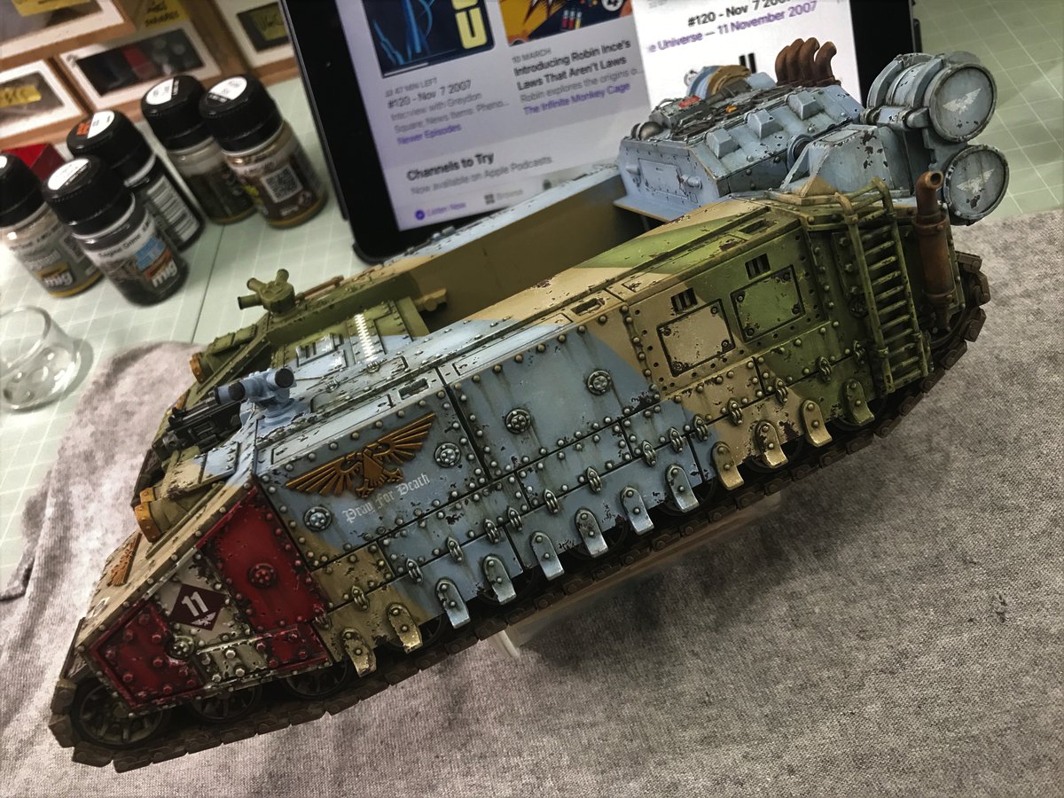 gurufoxx's tweet photo. Got the side skirts, wheels and promethium barrels all grimed up during today's live show. Filty dorty!

#DeathKorps #Baneblade #AstraMilitarum #warhammer40k #40k #warhammersunday #warhammerlive #livemodels #modellinglive https://t.co/FTIxN2fOZg