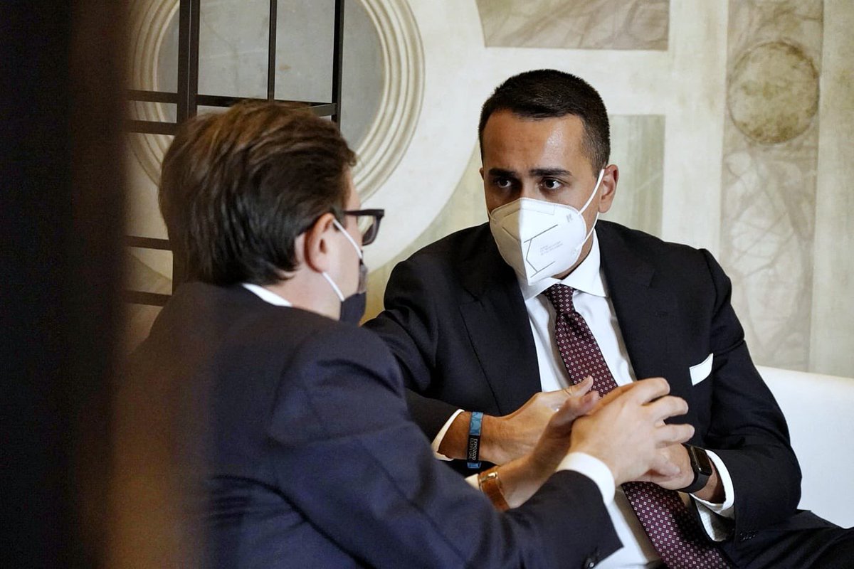 DarioNardella's tweet photo. Domenica di incontri con #Firenze al centro: progetti europei, carcere di Sollicciano e appuntamenti internazionali: forum mondiale dell’acqua, vertice UNESCO per i 50 anni della Convenzione sul Patrimonio mondiale e l’incontro di febbraio sul Mediterraneo con il Papa e i sindaci https://t.co/8dW6jj49wQ
