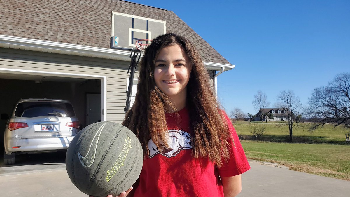 michaelmethvin's tweet photo. Makayla is the self-proclaimed @goforthsasha fan club president.  A great one to model your game and hair after! @RazorbackWBB 🏀🐗 https://t.co/fyxCi7x2NU