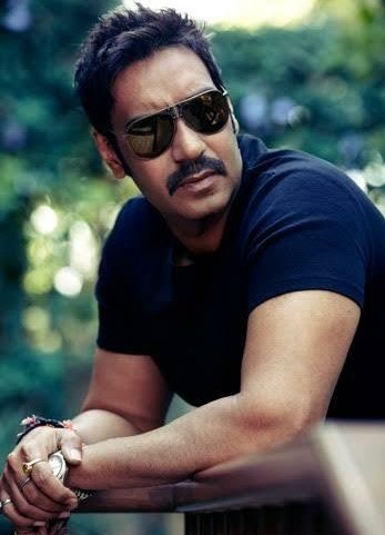 kayaldevaraj's tweet photo. #30YearsOfAjayDevgn
#AjayDevgn
Congrats @ajaydevgn Sir
@itsKajolD @TanishaaMukerji
@madhoo69 https://t.co/uNkdcdEVnE