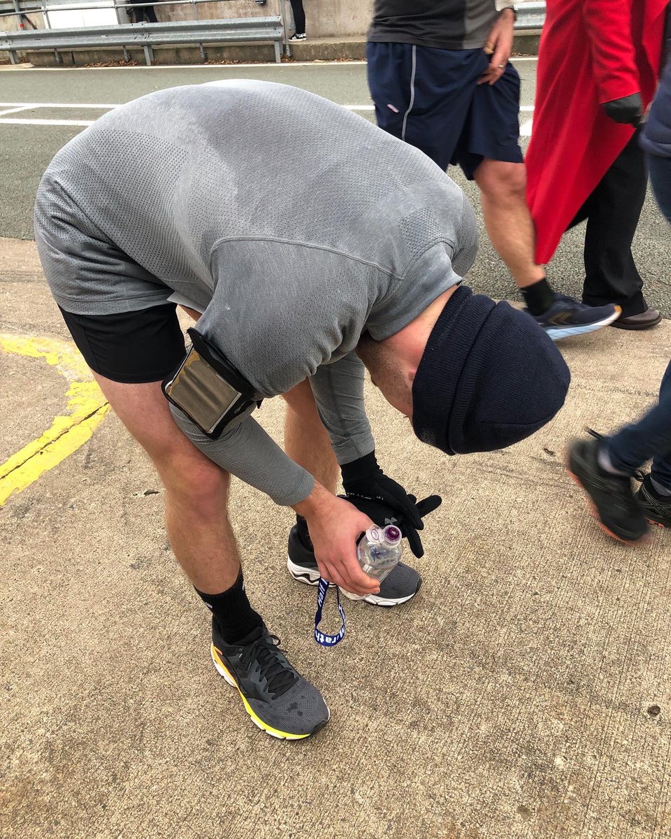 hjrowlings46's tweet photo. 3 weeks ago I decided I wanted to do a half marathon,I’d never ran more than 5k😂after getting up at 4:30/5am everyday and pushing myself more than ever, today in -2° I completed it and went faster than I thought I would, finishing 24th in my cat too.Definitely easier on a bike😂 https://t.co/ILd3QIgoyd