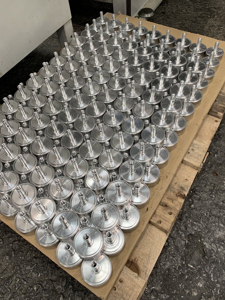 Aluminium Turned Parts off one of our new lathes #turning #aluminiumturning #aluminiumturnedparts large batch production.

Discover what else we can do... bit.ly/2Fp2UeK 

@madeinbritain_ @MadeinBritainGB @madeinthemids @BrumChamber @ExpressandStar #FactoryNOW #BrumHour