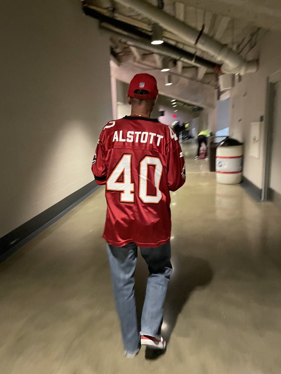 garystough's tweet photo. ⁦@gmfb⁩ Not New Jersey. Two at one game? https://t.co/MCvmOwemh3