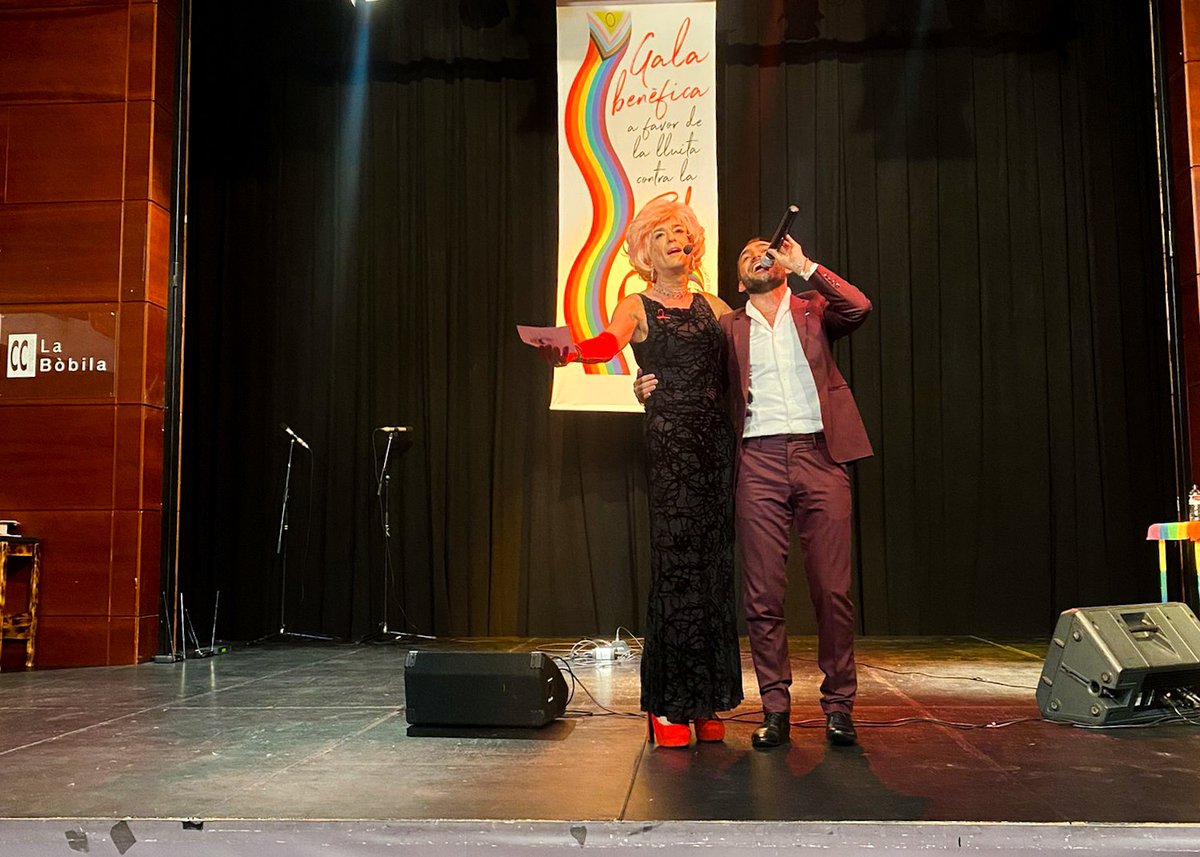 esquerraLH's tweet photo. Assistim al @CClaBobila a la II Gala Benèfica amb motiu del Dia Mundial de la Lluita contra la SIDA, organitzat per @Lhorgull, amb actuacions solidàries per recaptar fons per a la Unitat de Malaties Infeccioses del @ConsorciCSI
🩸🎗️ #DiaMundialLluitaContraLaSIDA #VIH #ZeroEstigma https://t.co/mzAF8OKu11