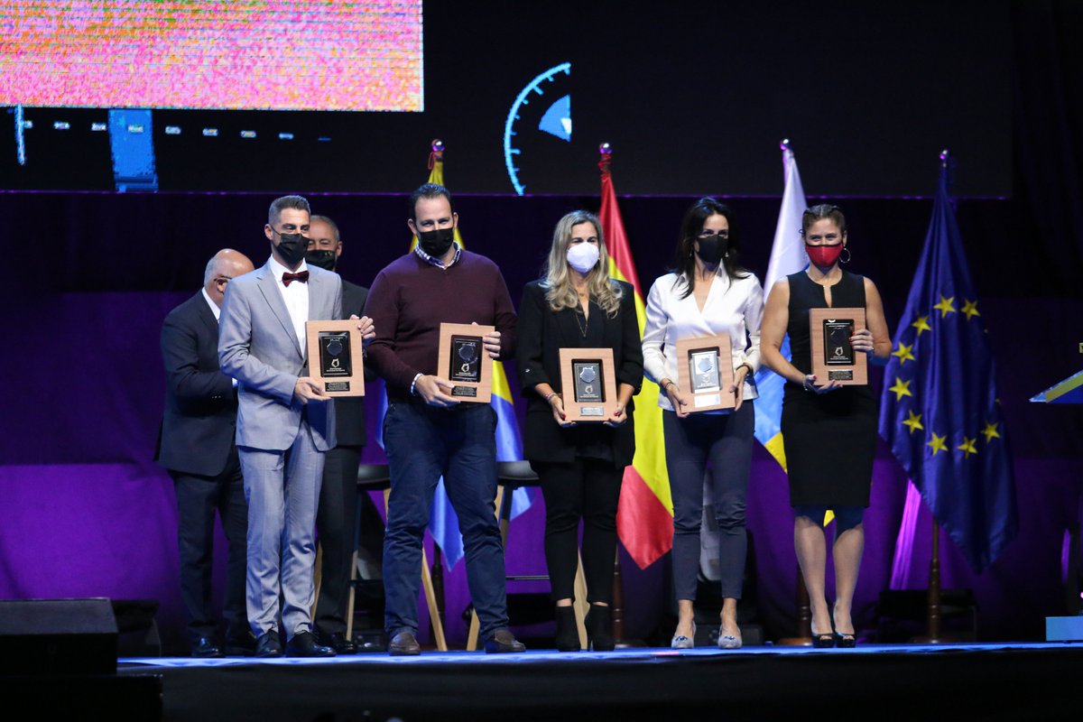 GranCanariaDep's tweet photo. 🏅 𝗣𝗿𝗲𝗺𝗶𝗼 𝗚𝗿𝗮𝗻 𝗖𝗮𝗻𝗮𝗿𝗶𝗮 𝗜𝘀𝗹𝗮 𝗘𝘂𝗿𝗼𝗽𝗲𝗮 𝗱𝗲𝗹 𝗗𝗲𝗽𝗼𝗿𝘁𝗲 dentro de la categoría “𝗛𝗼𝗻𝗼𝗿í𝗳𝗶𝗰𝗼” para las tenistas Ana Belén Quintana, Noelia Pérez , @martamarreromar, Magüi Serna y @CarlaSuarezNava.

#PremiosGCIslaEuropeadelDeporte https://t.co/8l9HYx9LLm