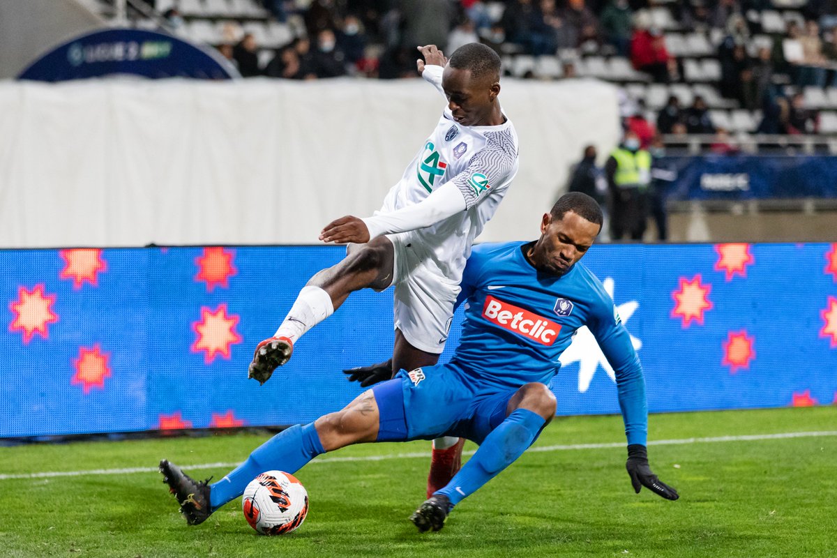 ParisFC's tweet photo. 👶 Première titularisation en pro' pour 𝒀𝒐𝒂𝒏 𝑲𝒐𝒓𝒆́ (17 ans)
💥 Auteur de 3⃣ passes décisives
🔵⚪ #TeamPFC
#PFCCSCC https://t.co/cKD8AYHBXP