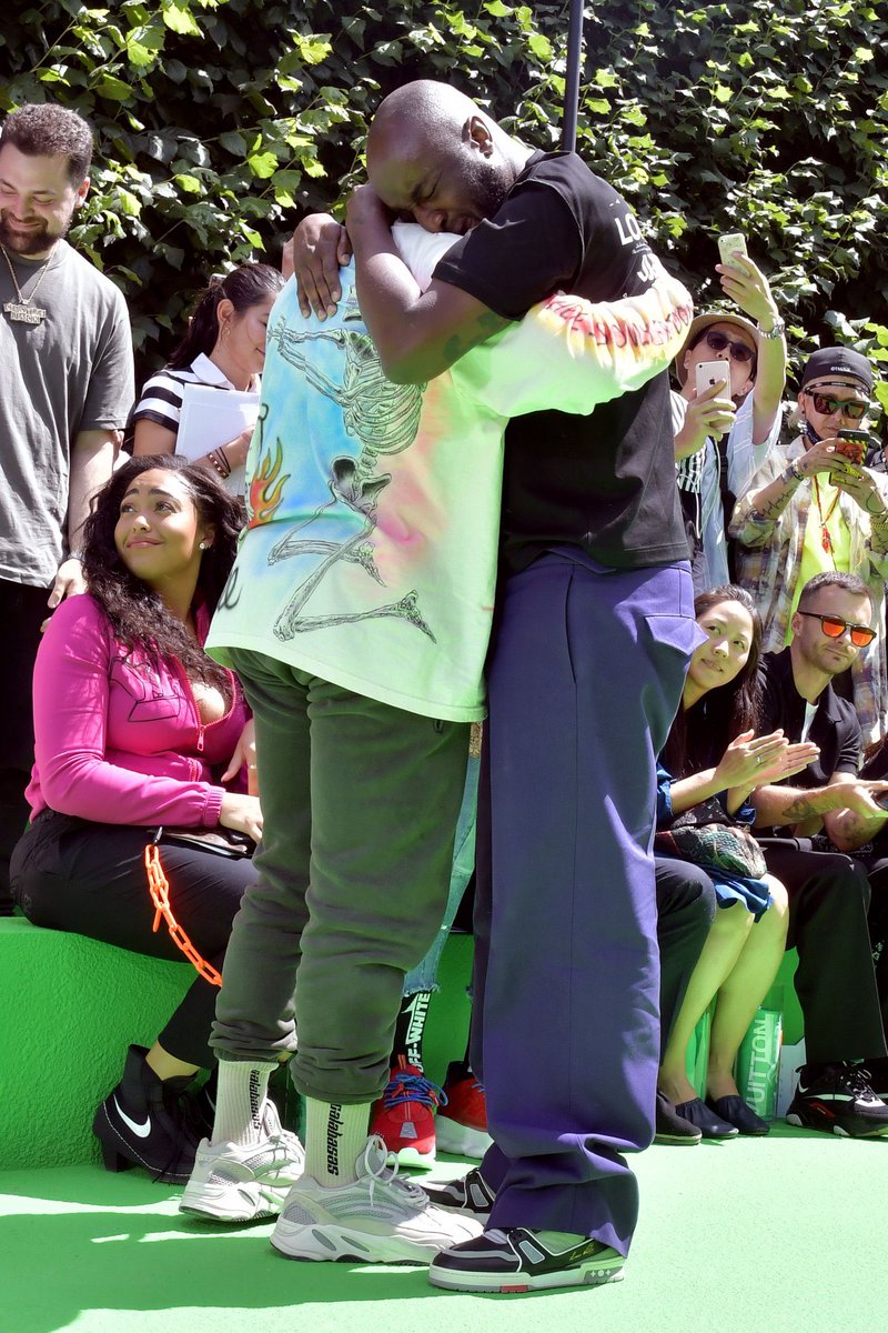 scorpiomuse's tweet photo. virgil abloh, primeiro afro-americano a ser diretor artístico da louis vuitton, criador da off white. obrigada por sua trajetória e por compartilhá-la com o mundo. obrigada por não ter parado um dia sequer de lutar, você é um ser humano e um artista inspirador e admirável. 🕊 https://t.co/mK3uiEpbUS