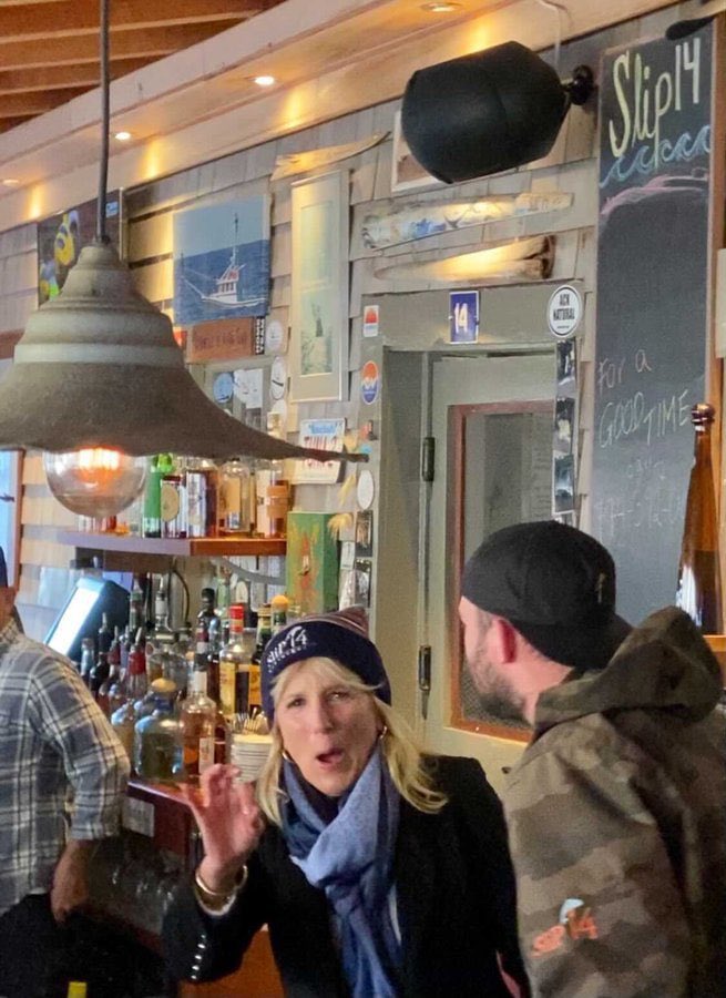 Suzy_1776's tweet photo. And here’s Jill living it up behind the bar mask free https://t.co/0GfW1lFZfC