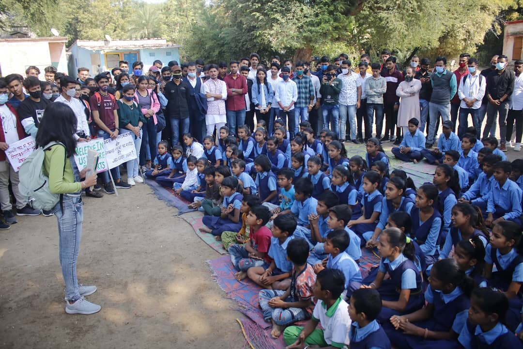 SIRT_BHOPAL's tweet photo. #NationalPharmacyWeek
#EnlightwithSage
SIRTS PHARMACY celebrated 60th National Pharmacy week. On this occasion, B. Pharm and D. Pharm students conducted Health awareness rally at Islamnagar.
Students also played a nukkad natak.
#SIRT #SIRTP #SUB #SUI #SIS https://t.co/4QYIokamMX