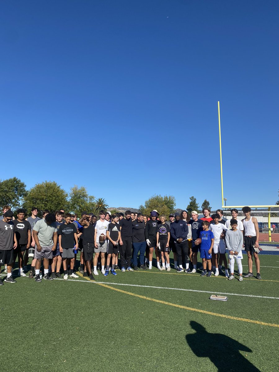 CoachDougBrady's tweet image. We got some good work in today!!
Sign up for our next event here: calendly.com/bradyperforman… #quarterbacktraining #runningbacktraining #widereceivertraining #offensivelinetraining #defensivelinetraining #linebackertraining #defensivebacktraining