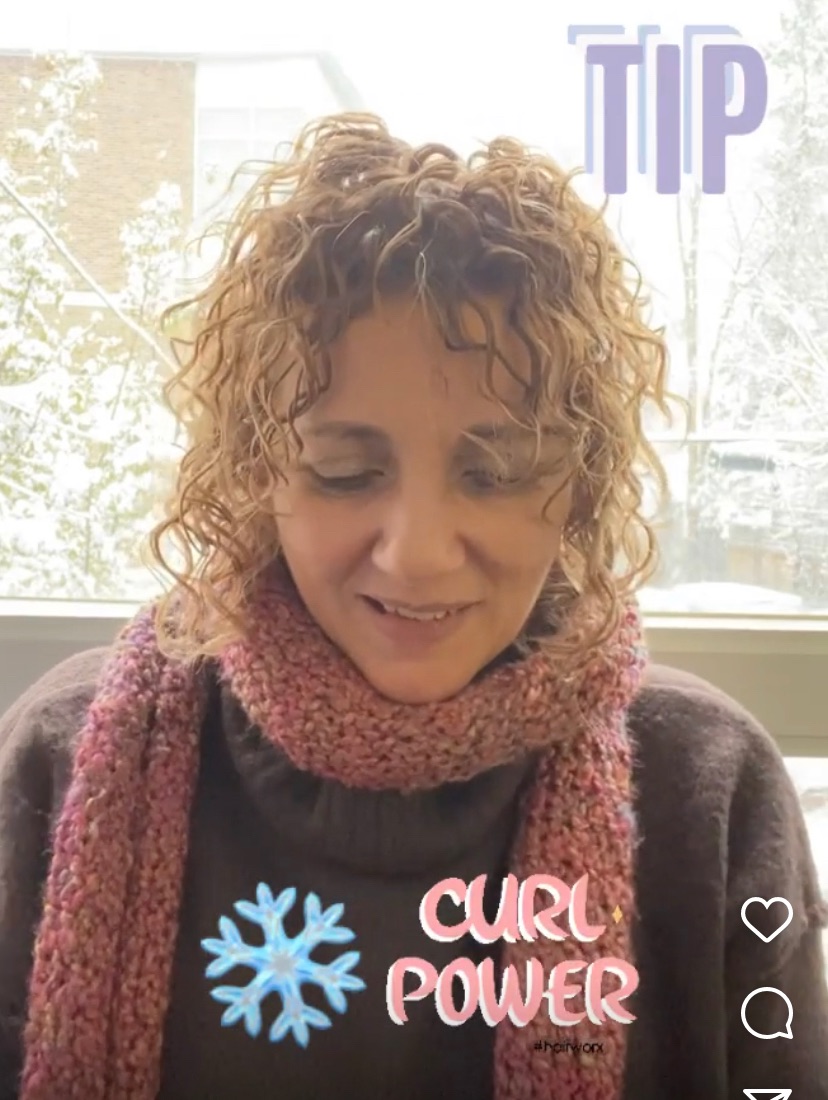 curlexpert's tweet photo. Frizzy curl hat fuzz no more! Make any winter hat curly hair friendly by putting a silk bonnet under it! #curlytips #curlytip #curllove #frizz #wintercurls https://t.co/NbTia8FsbO