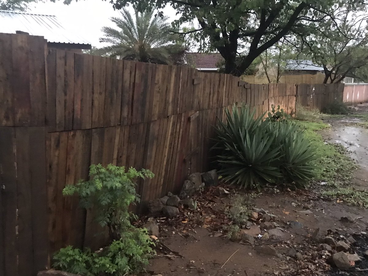 VisokaKitchen's tweet photo. We back at it tomorrow again, Monday to Friday, serving you #traditionalmeals from 11:30am till late. Look for us by the #palletfence in #Minestone #Francistown #Botswana . Come through and enjoy a meal with us 😊 We are happy to serve you https://t.co/3Mc03oLdwY