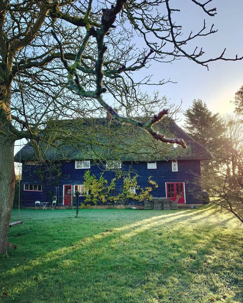 SitSpiritually's tweet photo. If you had one question for the owner of this beautiful home & garden what would it be? https://t.co/ztlvY2SdMl we will be chatting to Rebecca as part of our #HaveASeatWith series, leave your questions below: (seen here, @sitspiritually Rope Swing)
#CountryCottage #CottageCore https://t.co/18X0EG4OOd