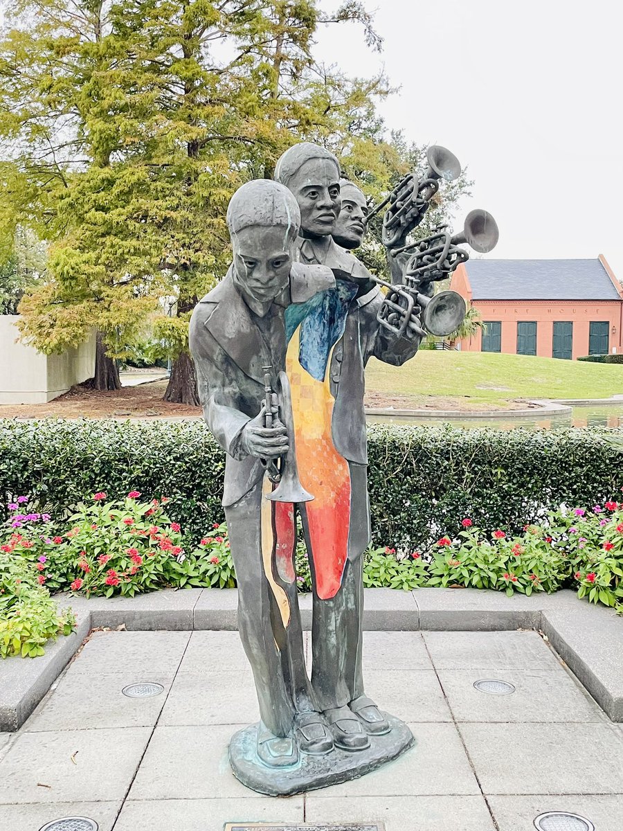 What a wonderful world…🎶

#NOLA #ParkLouisArmstrong #SidneyBechet