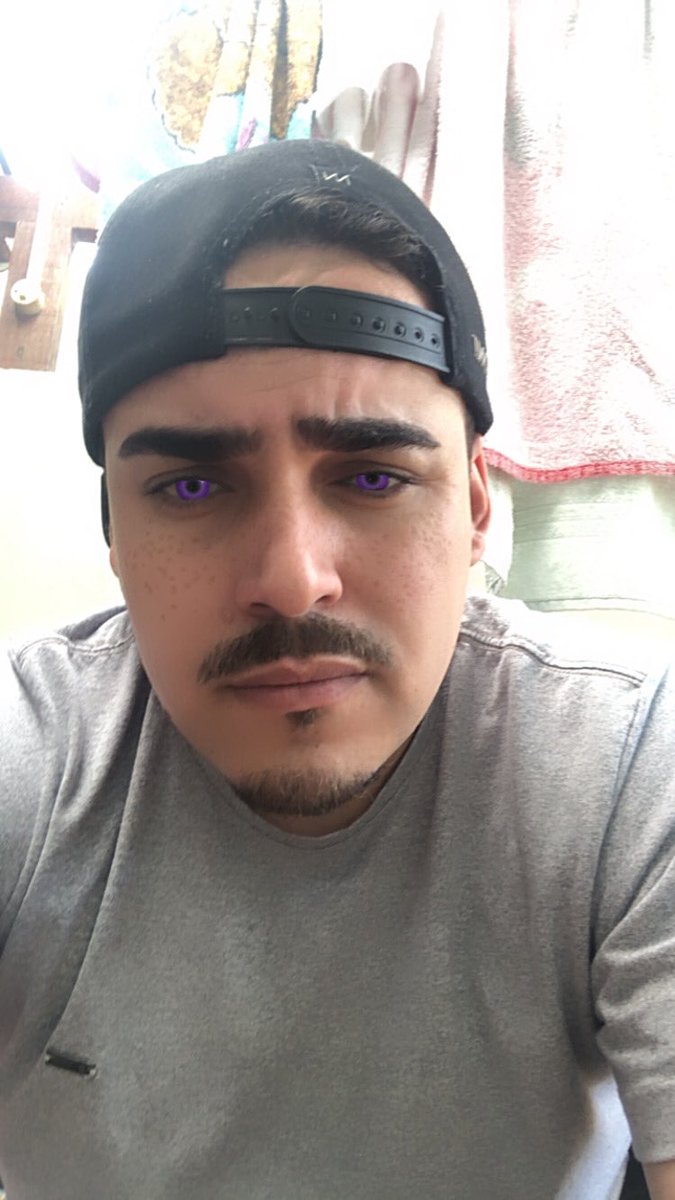 Edzonluiz's tweet photo. Opa , morri não kkkk voltar a usar isso https://t.co/9msTIk7doS