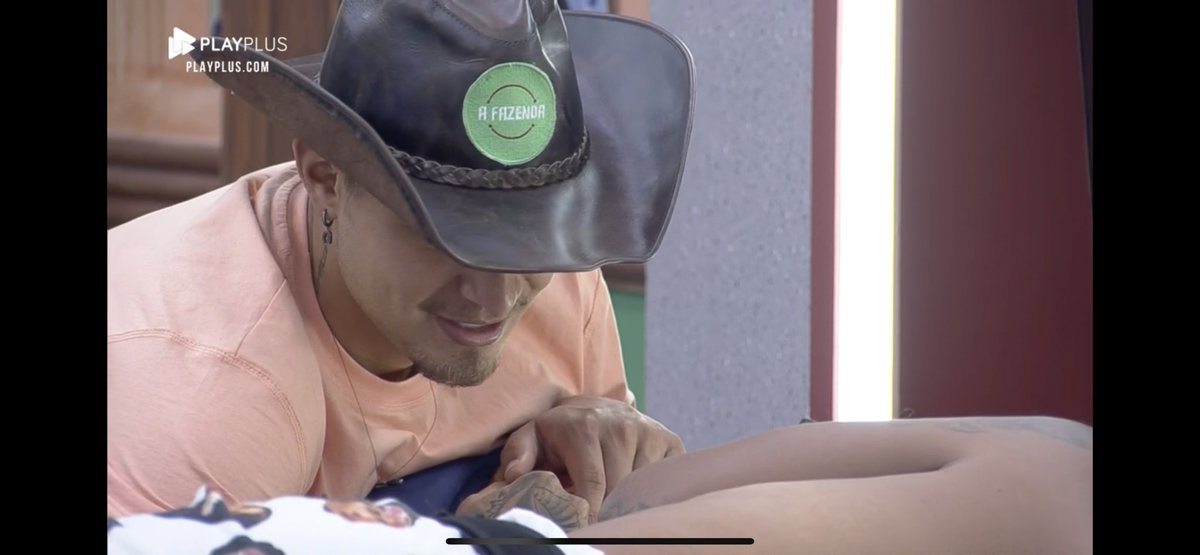 webtvbrasileira's tweet photo. 👏🏼👏🏼👏🏼pra Aline! #afazenda https://t.co/SWk3KzvxAj