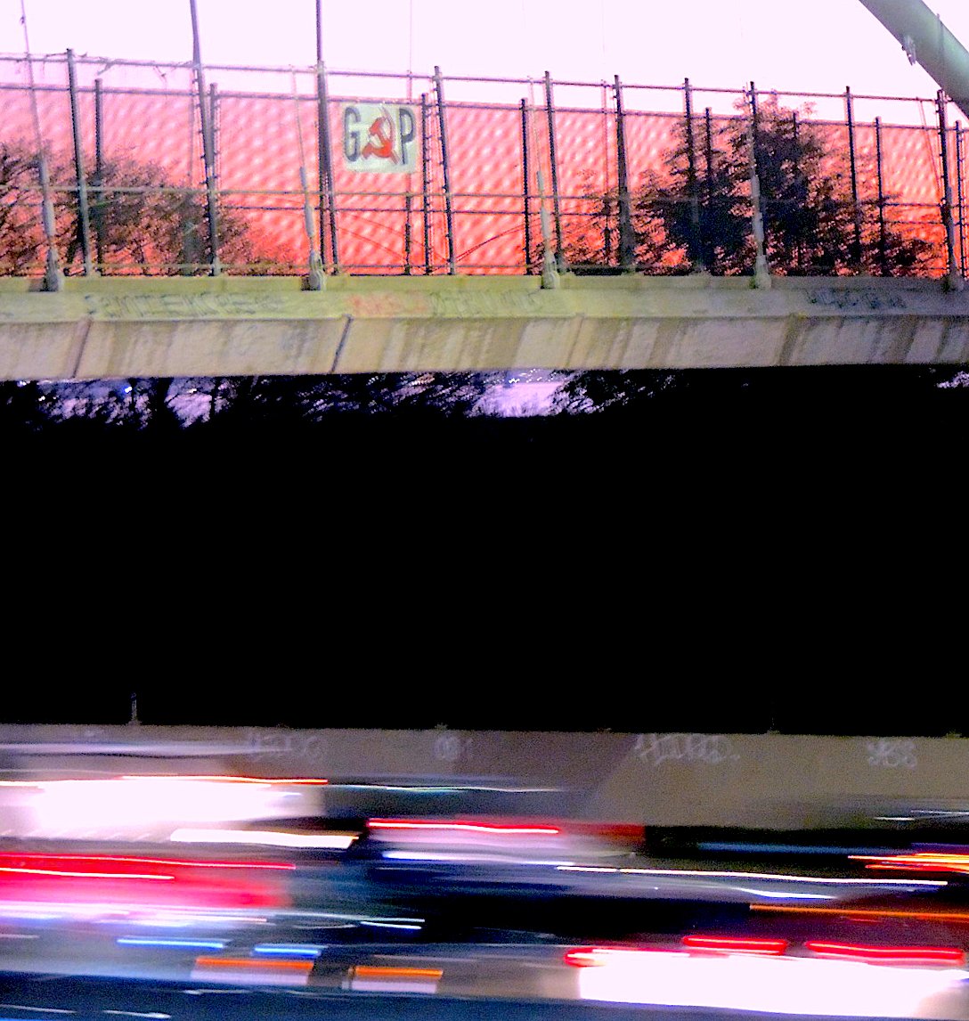 politicallands1's tweet photo. @USAmailbox Berkeley last night. I swear I'd do this just for the photography. Note placement of sign to catch streetlight (top right) Whenever you see light spill over onto overpasses, that's usually a good spot. #freewayblogger #freespeech https://t.co/LFdkNSTCzs