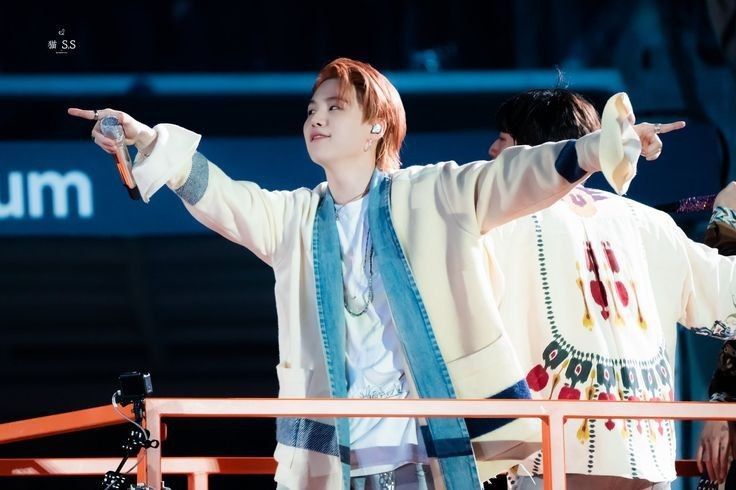 jeonash_twt's tweet photo. BTS HD pics D1 #SUGA #YOONGI
#PTD_ON_STAGE_LA 

#YOONGI #MINYOONGI #BTS #BTSinLA #BTSPermissionToDanceOnStageLA @BTS_twt https://t.co/60S83fBTOx