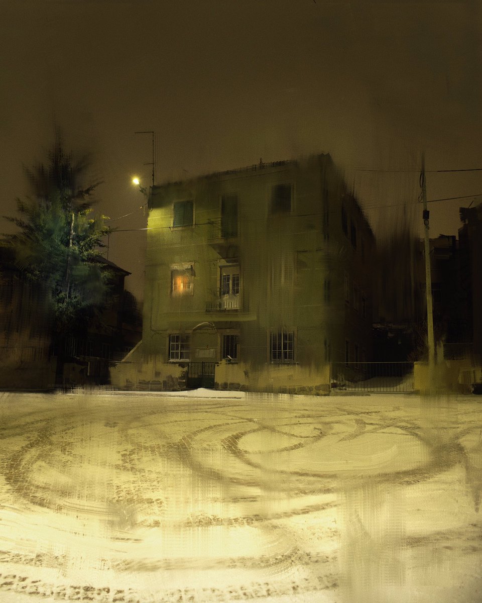 HenriPrestes's tweet image. The houses and buildings of small portuguese towns at night