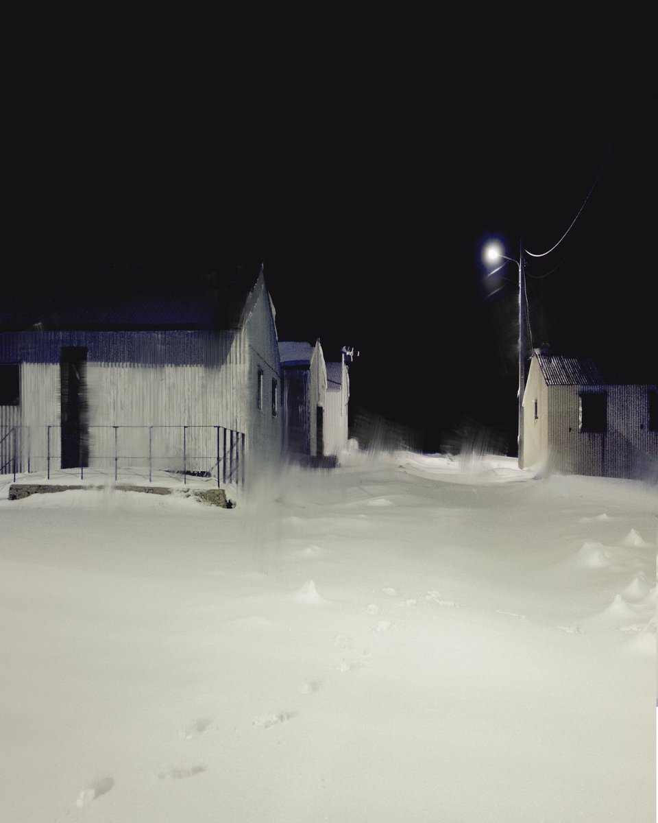 HenriPrestes's tweet image. The houses and buildings of small portuguese towns at night