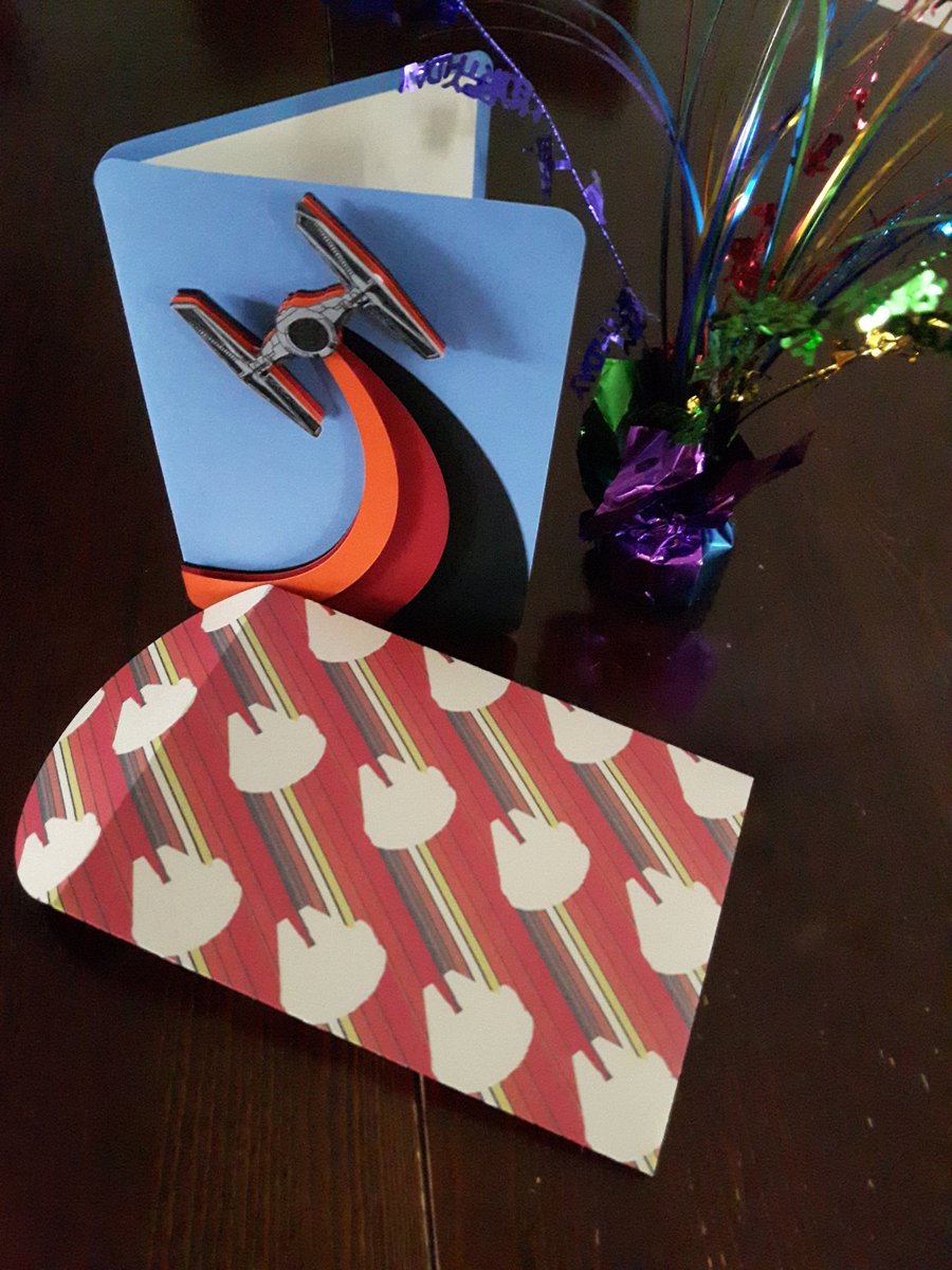 s_durns's tweet photo. @HamillHimself I doubt you'll see this, but I thought you might appreciate the card my mum made for my birthday today as well as the envelope pattern she found 💙 https://t.co/UqnnbGme58