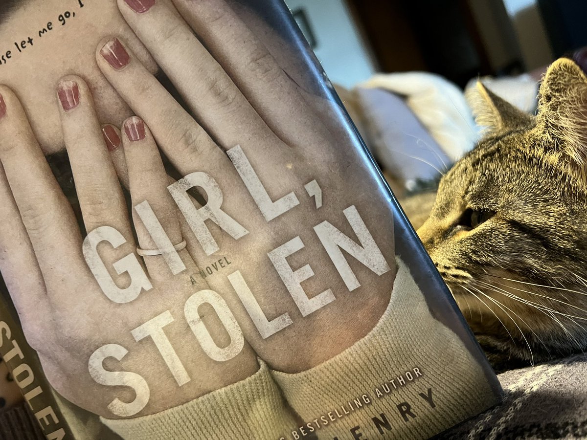 projectlitFCPL's tweet photo. Oki is completely captivated by the @aprilhenrybooks #GirlStolen #kitten #booktwt #BookTwitter https://t.co/Bbp3VeQv4E