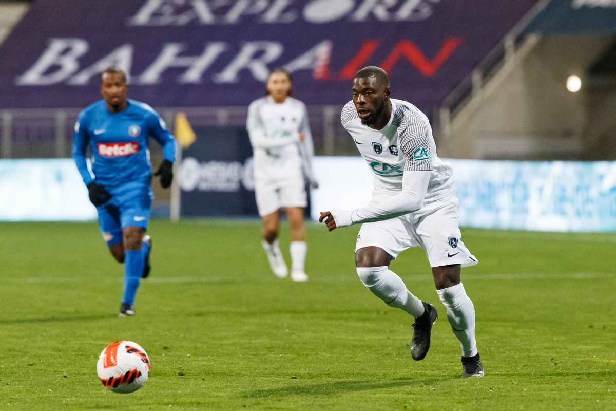ParisFC's tweet photo. 3⃣ passes décisives
2⃣ buts
1⃣ carton rouge provoqué
🔥 𝐆𝐚𝐞̈𝐭𝐚𝐧 𝐋𝐚𝐮𝐫𝐚
🔵⚪ #TeamPFC
#PFCCSCC https://t.co/27iEDUy6ZE