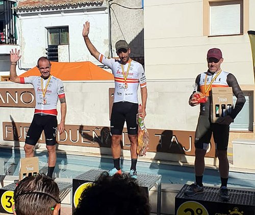 Alberto Zamorano, <a href="/zamo____/">Alberto Zamorano</a> , tercero en Fuentidueña de Tajo  campeonesaranjuez.com/2021/11/albert… <a href="/28300Triatlon/">Club Triatlòn 28300 Aranjuez</a> #Ciclismo #MTB #DeporteAranjuez